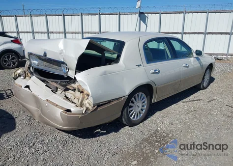 2005 Lincoln Town Car Signature Limited from USA, damaged, VIN 1LNHM82W15Y636566